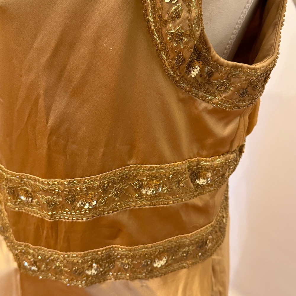 %100 Silk Gold Gown - Picture 6 of 8